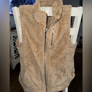 Calvin Klein Women’s Tan Vest sz Large